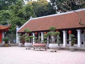 ce temple est d&eacute;di&eacute; &agrave; &hellip;.