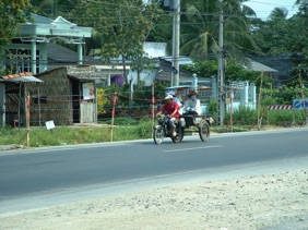 pousse pousse motoris&eacute;