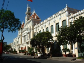 l'H&ocirc;tel de Ville construit en 1908