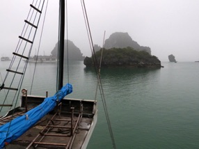 continuation de notre promenade en Baie d'Halong &hellip;