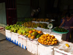 toujours de beaux &eacute;tals de fruits
