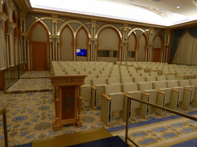 salle de réunions avec les journalistes