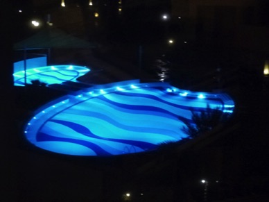 la piscine de nuit