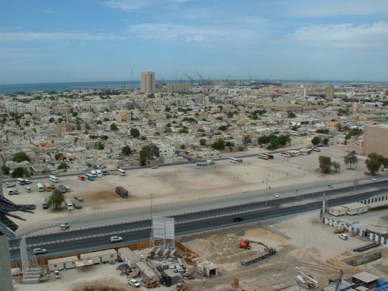 vues depuis son balcon 
du 18&egrave;me &eacute;tage ...