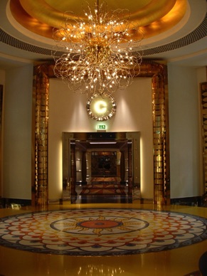 la porte des ascenseurs