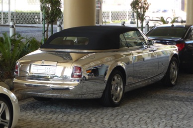 puis une Rolls appartenant &agrave; un Saoudien