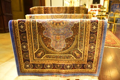 de tr&egrave;s beaux tapis iraniens